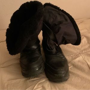 Size 9 Lined Burberry Sport Boots—black